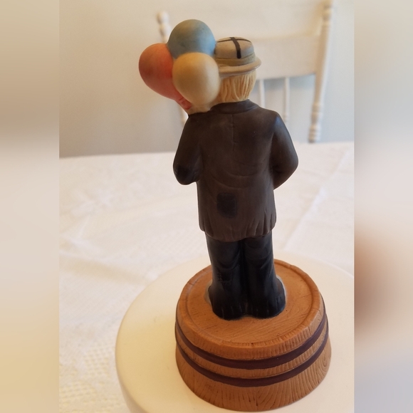 Emmett Kelly Jr Figurine Man Balloons Music Box - Picture 5 of 10